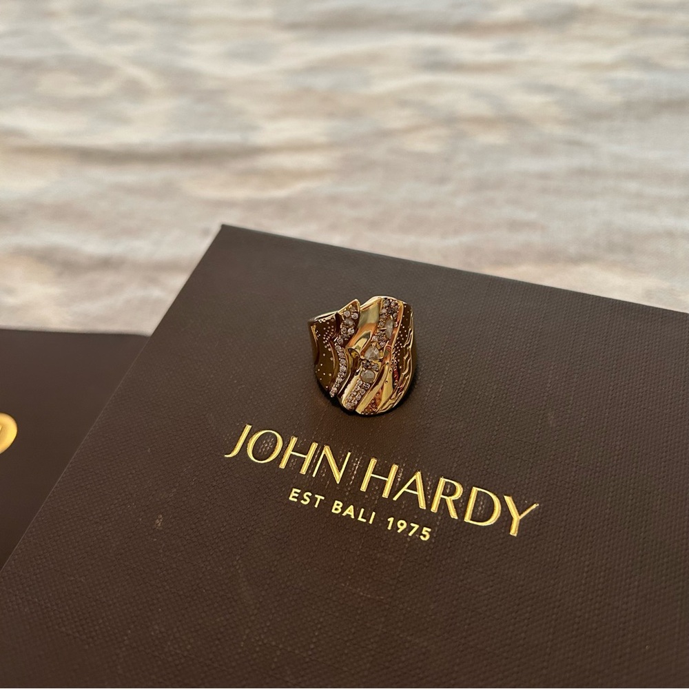 Authentic John Hardy solid 18K gold saddle ring grey white diamonds size 7 NIB! - Picture 7 of 15
